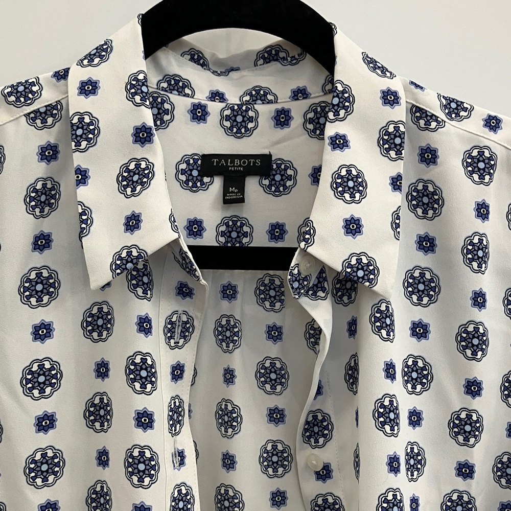 Talbots Petite Blue and White Geometric Floral Button Down Top